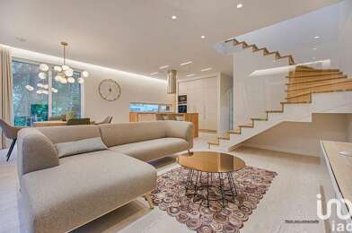 Appartement 3 pièces 195640 €