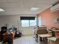 à louer local professionnel de 70 m2 situé au Tannes Basses — photo 2