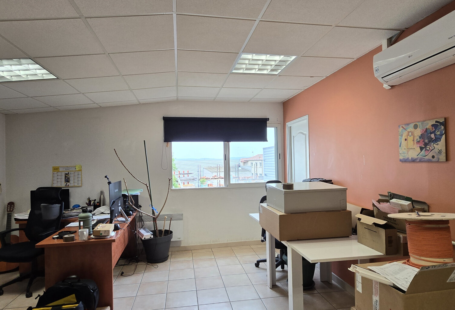 à louer local professionnel de 70 m2 situé au Tannes Basses — photo 1