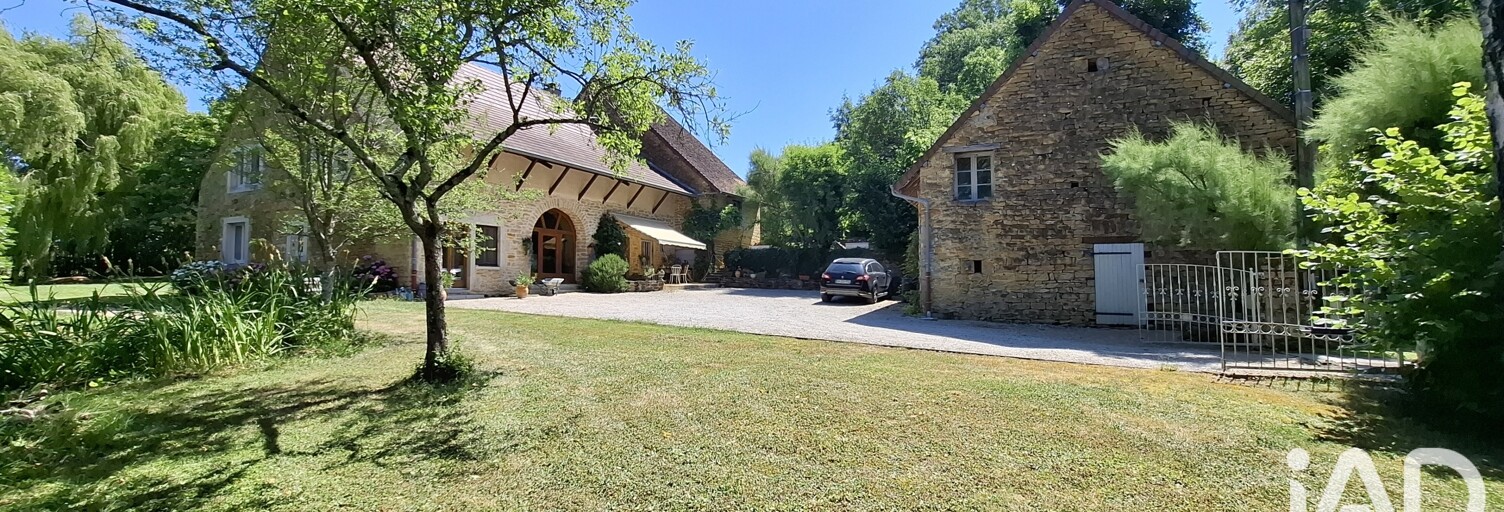 Maison 8 Pièces 236 m² à vendre à Bersaillin (39800)