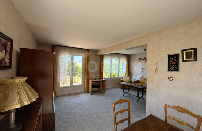 COSNE SUR LOIRE, maison ancienne offrant 6 chambres, bureau sur son terrain de 976 m². — photo 5