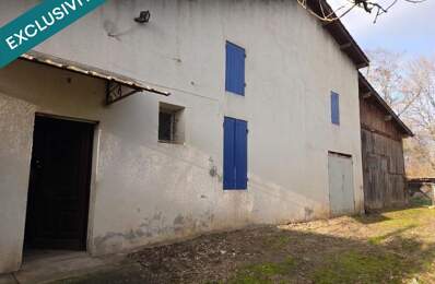 A Tonneins, maison de 110 m² environ ancienne avec fort potentiel, travaux à prévoir. Combles aménageables avec grande hauteur sous plafond. garage, chai, terrain de 14 989 m² — photo du bien