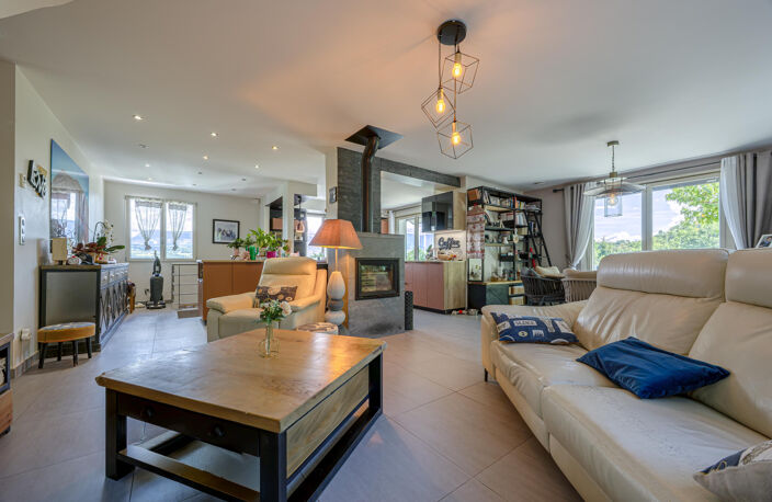 ENTRELACS Grande villa rénovée à vendre — photo 2