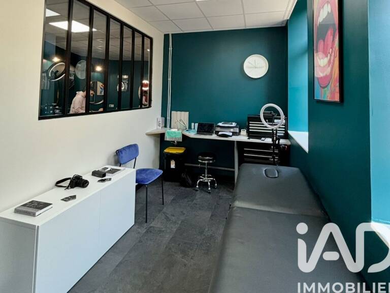 Vente Local commercial 160 m&sup2; — photo 1