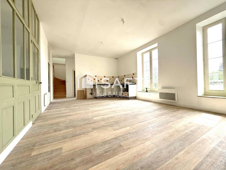 DUPLEX LUMINEUX AU COEUR DE FONTENAY-LE-COMTE — photo 1