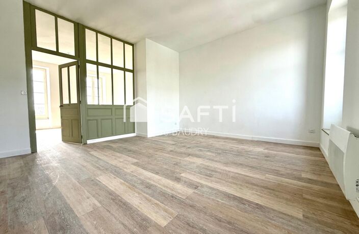 DUPLEX LUMINEUX AU COEUR DE FONTENAY-LE-COMTE — photo 2