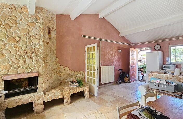 Petit immeuble à fort potentiel avec terrain constructible — photo 2