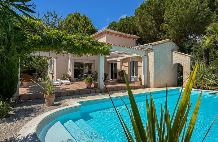 SAINT PALAIS SUR MER - villa avec piscine et jardin paysager à 900 m des plages - au prix de 799.900€ HAI — photo 2