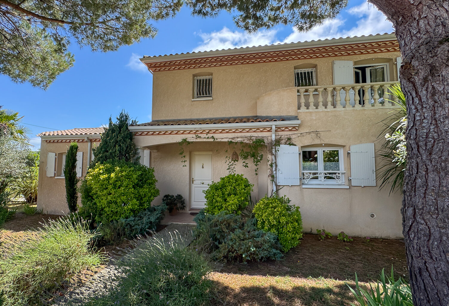 SAINT PALAIS SUR MER - villa avec piscine et jardin paysager — photo 1