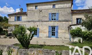Maison 8 Pièces 201 m² à vendre à Saint-Même-les-Carrières (16720)