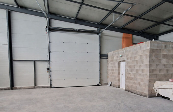 Bâtiment artisanal de 320m² à louer à La Pommeraye — photo 4