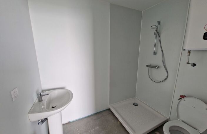 Bâtiment artisanal de 320m² à louer à La Pommeraye — photo 5