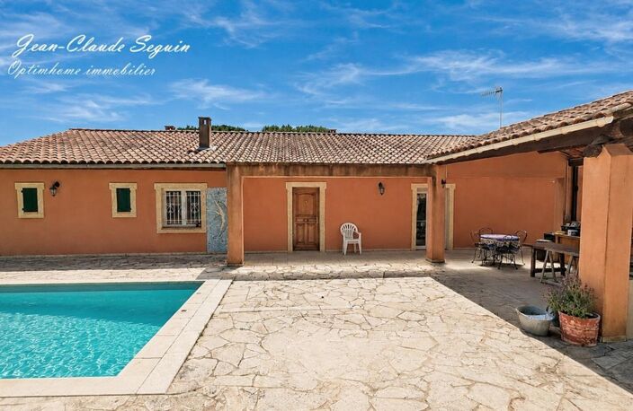 MERINDOL (84) | Maison de plain pied : 168 m² habitables / 2 gîtes / terrain de 870 m² / piscine — photo 2
