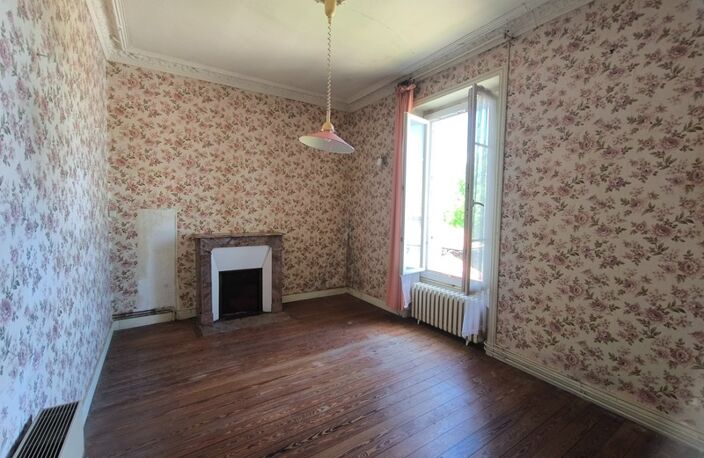 Charme de l'Ancien et volumes Exceptionnels "Maison de Maître à Rénover" — photo 4