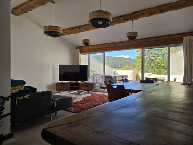 MAISON RÉNOVÉE - TERRASSE AVEC VUE - JACUZZI - DPE B - 3 ESPACES NUIT - DÉPENDANCES DE 92 m² — photo du bien