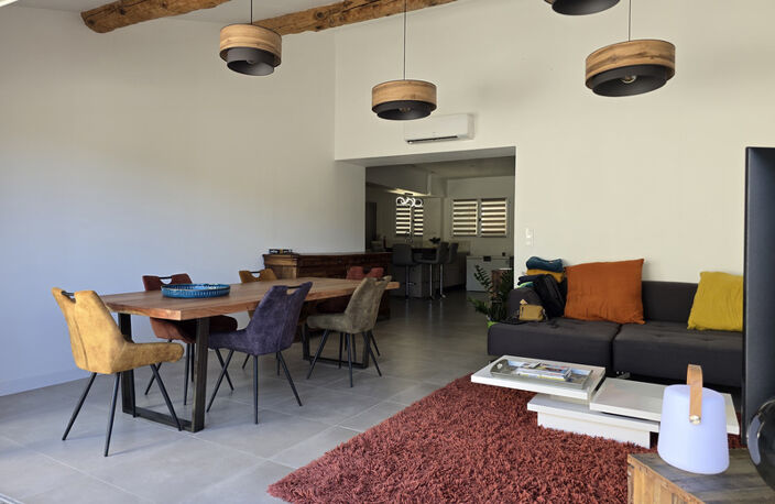 MAISON RÉNOVÉE - TERRASSE AVEC VUE - JACUZZI - DPE B - 3 ESPACES NUIT - DÉPENDANCES DE 92 m² — photo 4