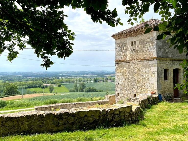 Ensemble de charme & de caractère : château, conciergerie & tour de guêt du XVIIIème près de Saint-Clar (32) — photo 1