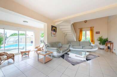 Maison 8 pièces 599000 €