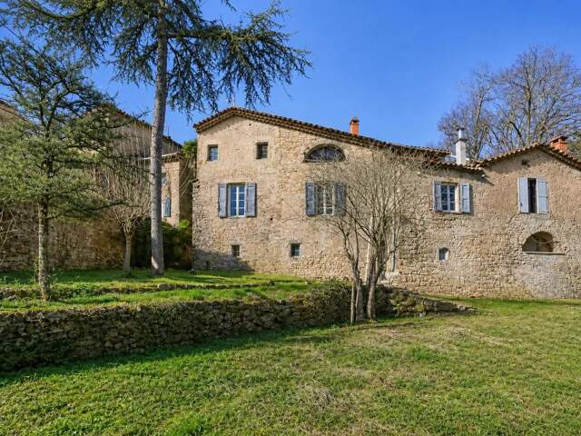 Mas spacieux à fort potentiel à Saint-Sébastien — photo du bien