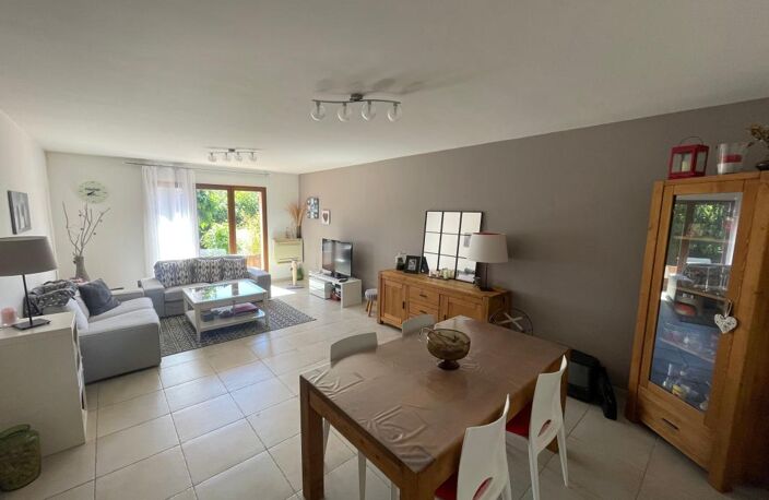 PROCHE TAMARIS VILLA 4 PIECES 3 CHAMBRES AVEC GARAGE JARDIN — photo 2