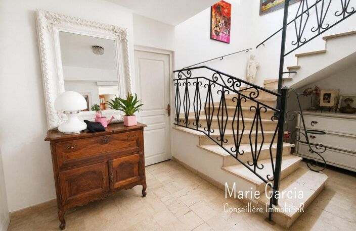 Maison de ville + revenus locatifs, Nîmes — photo 2