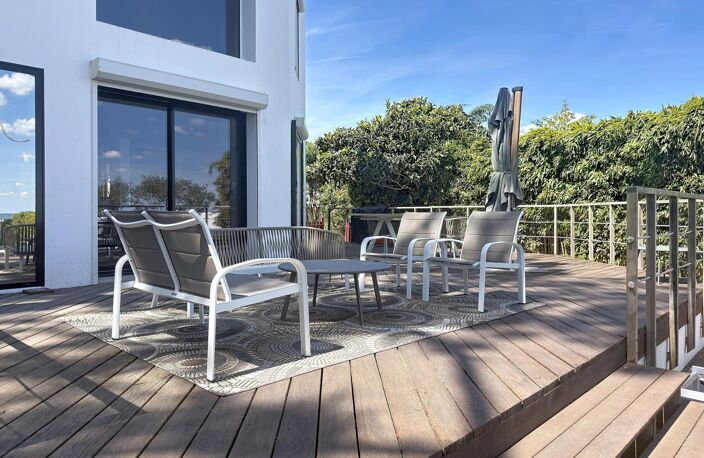 VILLA D'EXCEPTION AVEC VUE MER PANORAMIQUE, 4 CHAMBRES, PISCINE ET GARAGE — photo 2