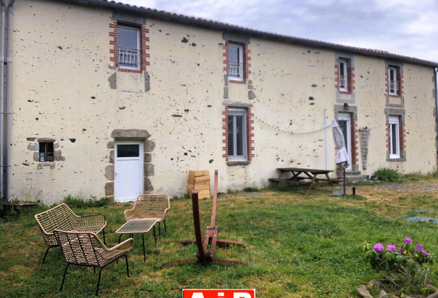 Vente maison 5 pièces 126 m² Pouzauges (85700) — photo 1