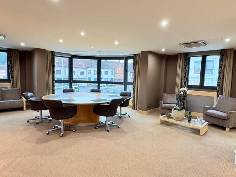 Location Bureaux 145 m&sup2; — photo 1
