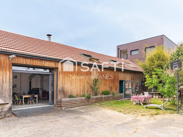 LOFT EXCEPTIONNEL 280 M2 TOIT CATHEDRALE+ 2 DEPENDANCES BIEN RARE A ROUEN — photo du bien