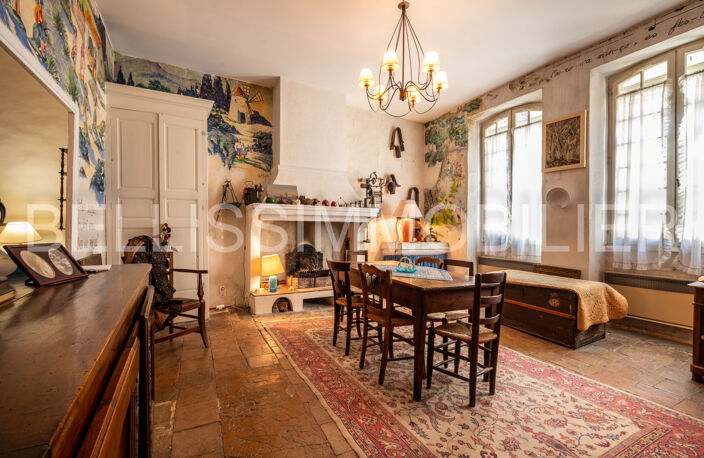 EYGUiÈRES   MAISON PROVENÇALE DE CARACTÈRE AU CHARME SINGULI — photo 3