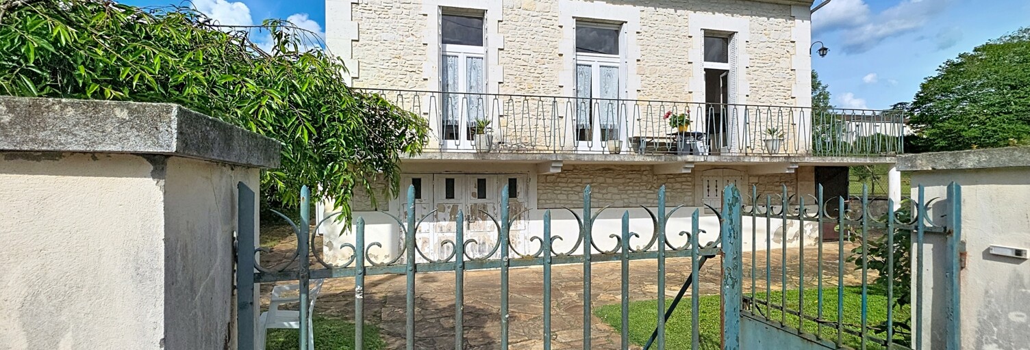 Maison 7 Pièces 150 m² à vendre à Javerlhac-et-la-Chapelle-Saint-Robert (24300)