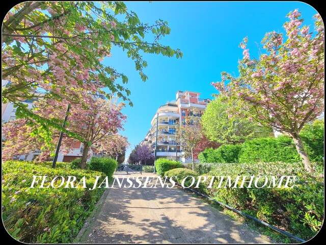 Appartement avec terrasse en duplex ET PARKING — photo du bien