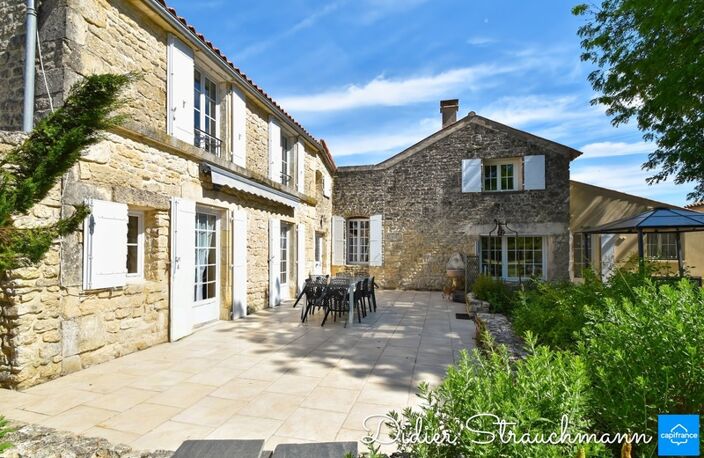 Maison à vendre Maison de caractère proche d'AIGREFEUILLE D'AUNIS (17) — photo 3