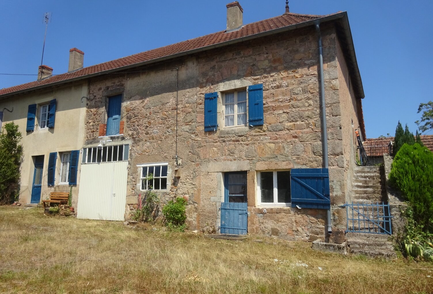 Maison à rénover 5 pièces / 60m² (+55m²) SUIN 71220 - Terrain de 4714m² (1160 +3554) — photo 1