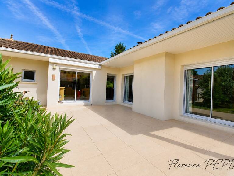 Maison de plain-pied avec piscine — photo 1