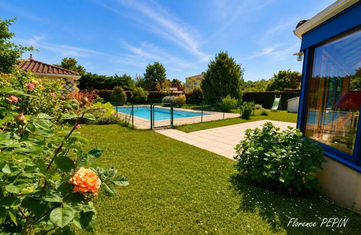 Maison de plain-pied avec piscine — photo 2