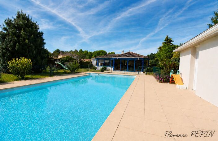 Maison de plain-pied avec piscine — photo 3