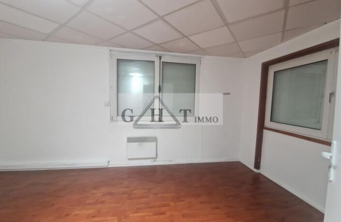 A LOUER  75 M² DE BUREAUX A AUBERVILLIERS — photo 2