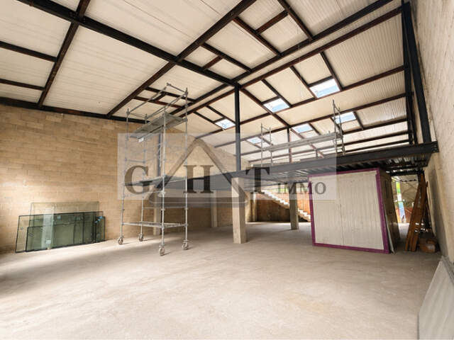 Local d'activités/ bureaux 360m2 à louer Montreuil — photo du bien