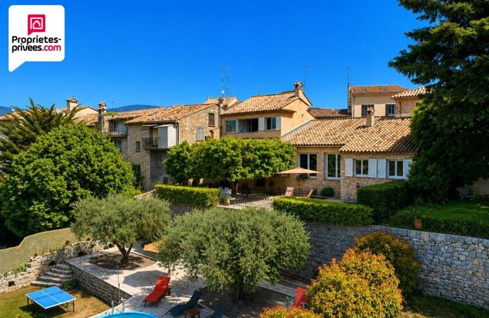 DEMEURE UNIQUE DANS VILLAGE PROVENCAL AVEC VUE EXCEPTIONNELLE — photo 2