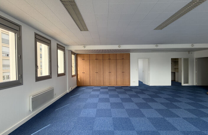 Bureaux à Vendre - Proximité Gare Orléans - 137 m2 - 4 parki — photo 4
