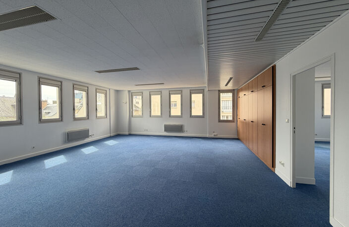 Bureaux à Vendre - Proximité Gare Orléans - 137 m2 - 4 parki — photo 5