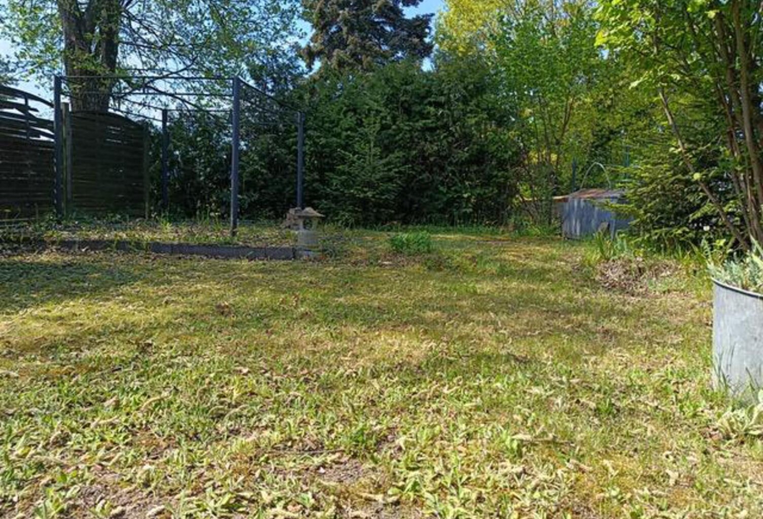 T3 avec jardin dépendances et garage — photo 1