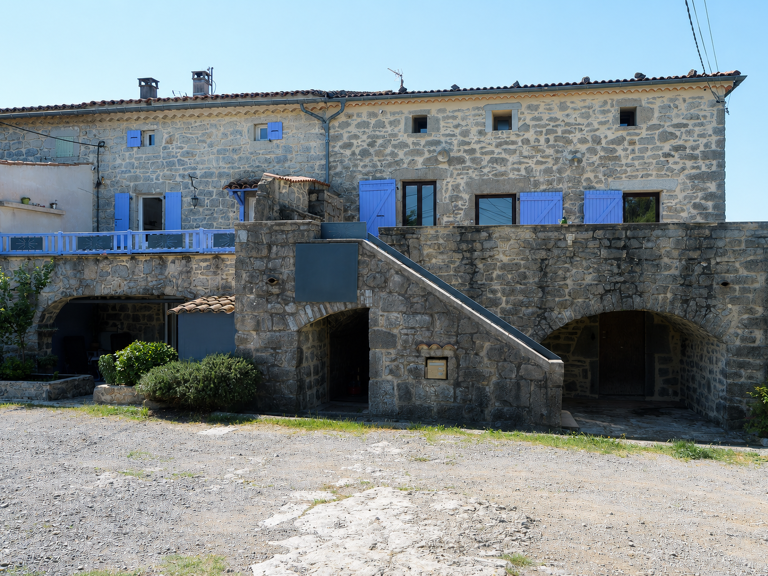 MAS EN PIERRE XVIIIe   HABITATION PRINCIPALE & PROPRIÉTÉ TOU — photo 1