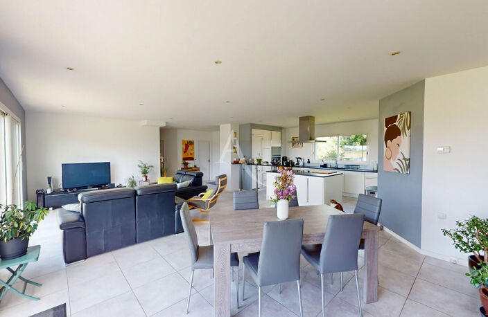 Maison 5 pièces,150 m2 de plain pied avec deux garages — photo 5