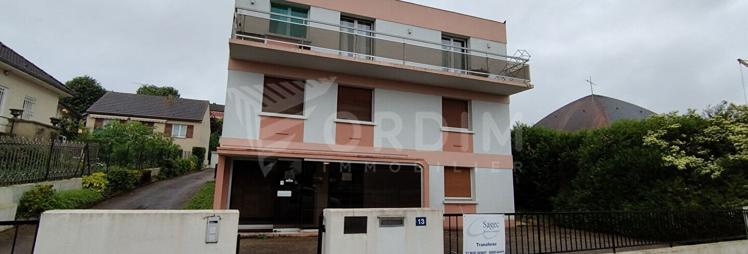 Commerce  261 m² à louer à Auxerre (89000)