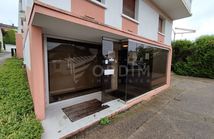 Ensemble de Bureaux - 261m² avec 8 parking et un garage — photo 3