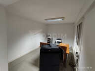 Ensemble de Bureaux - 261m² avec 8 parking et un garage — photo 4