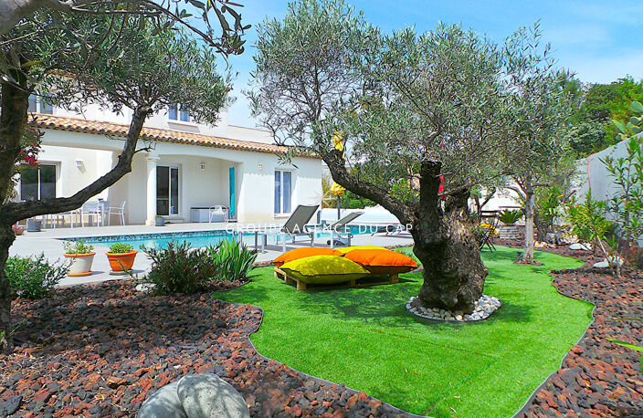 À VENDRE VILLA 6 PIÈCES, 185 M² AVEC 4 CHAMBRES PISCINE ET GARAGE, À SAINT-AYGULF — photo 3