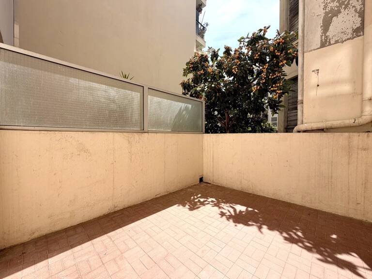 2 PIÈCES - LIBERATION - TERRASSE — photo 1
